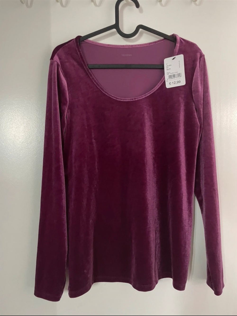 Velvet Scoop-Neck Long Sleeve Top - Plum